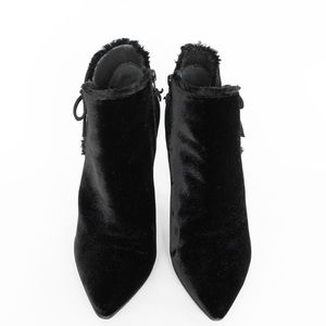 Stuart Weitzman butterfly velvet shoes worn twice like new!